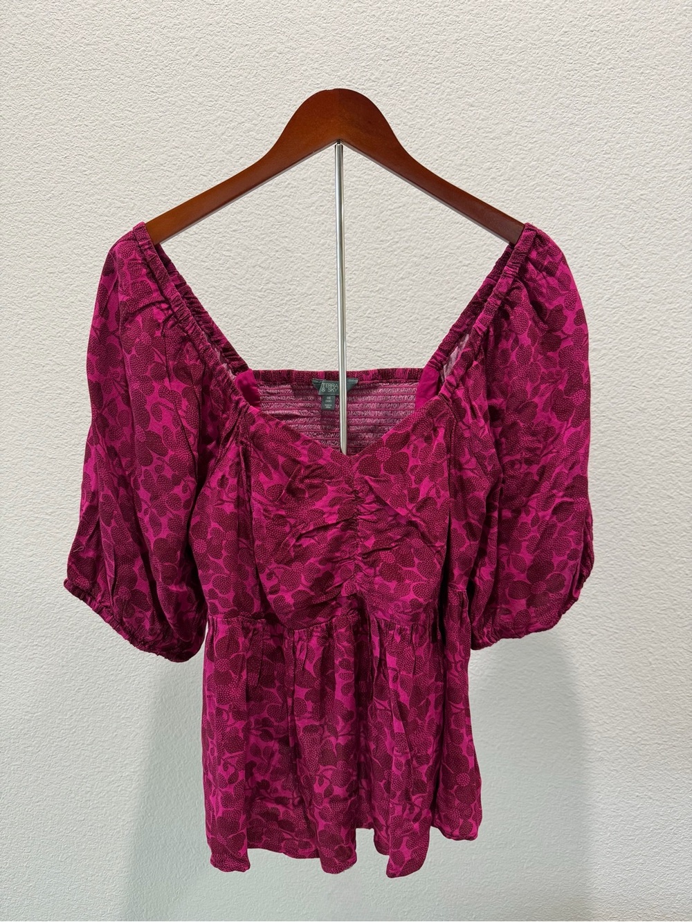 NWT Terra & Sky Plus Size 0X 14W Magenta Pink Floral Puff Sleeve Peasant Blouse